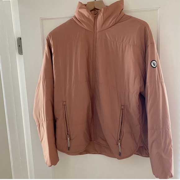 Vuori Canyon Insulated Jacket in Rose Pink Size Large - Picture 3 of 7